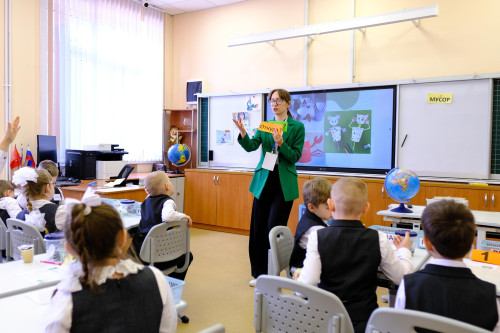 Педагогов начальных классов Ростовской области приглашают к участию во Всероссийском конкурсе «Первый учитель»