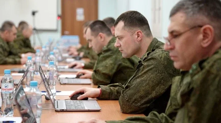 военные