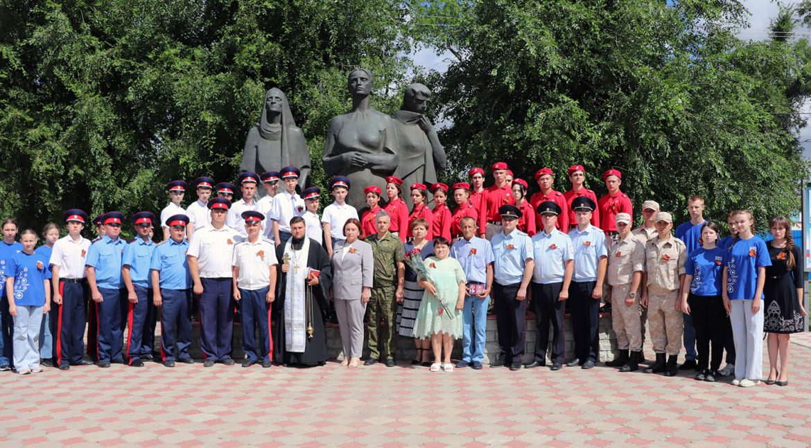 День памяти и скорби: В Волгодонском районе почтили память павших защитников Отечества