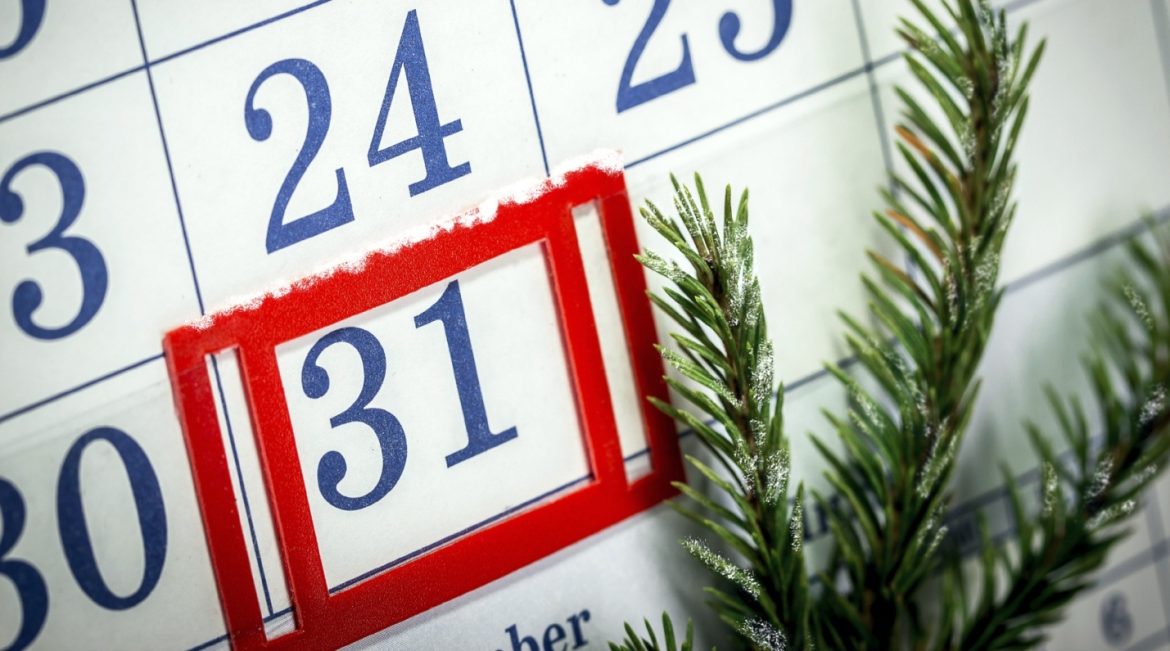 Минтруд рассмотрит вопрос введения выходного 31 декабря