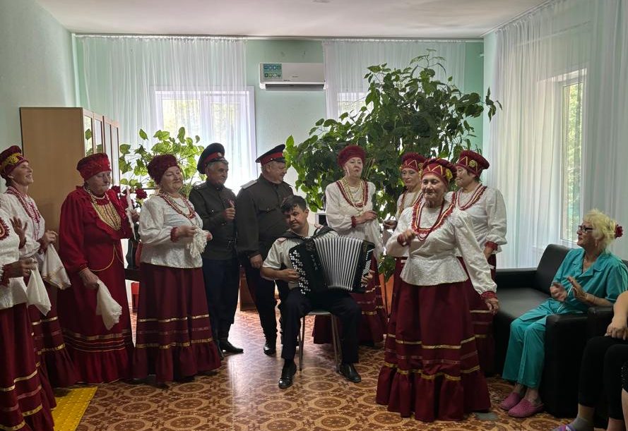 День социального работника отметили в Романовском спец-интернате