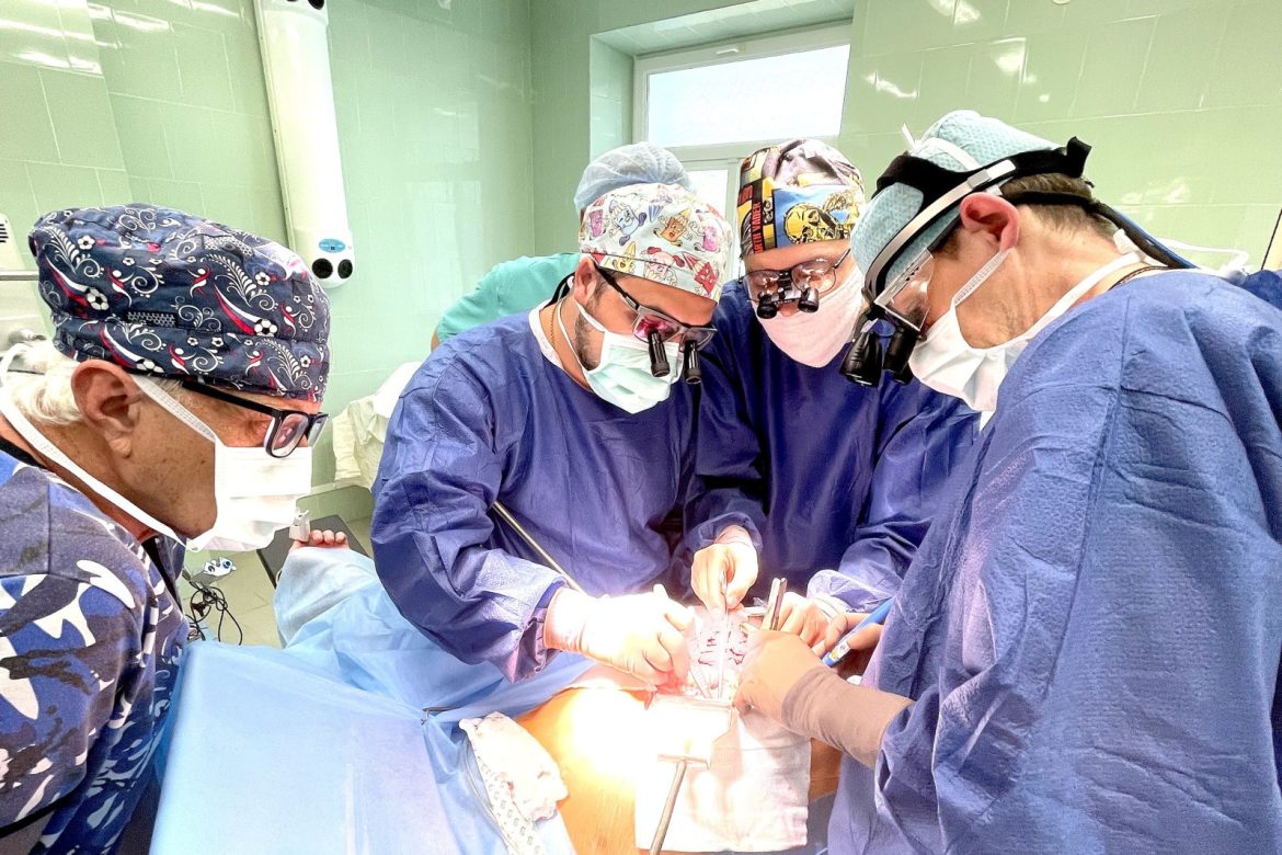 Ростовские врачи провели уникальную операцию подростку, сохранив здоровую почку