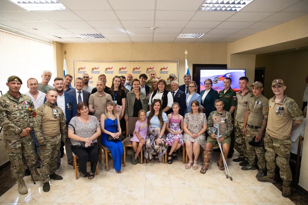 Анна Цивилева посетила филиал фонда «Защитники Отечества» в Ростовской области