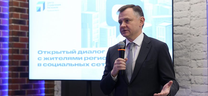 Слюсарь