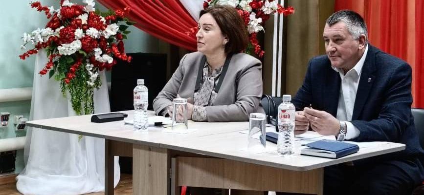 леонова