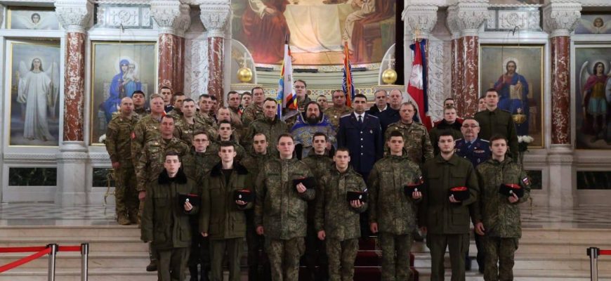 военные