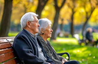 пожилые люди