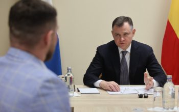 Слюсарь