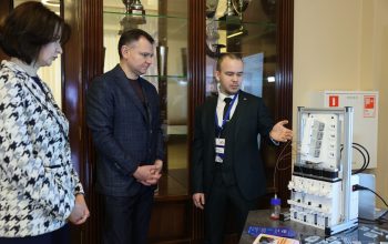 Слюсарь