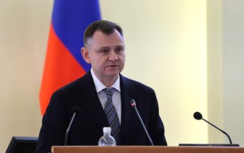 Слюсарь