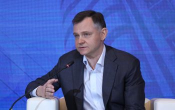 Слюсарь