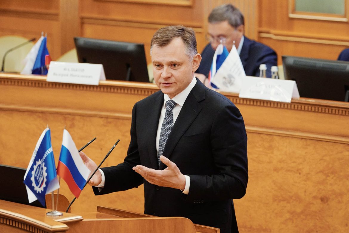 Слюсарь: Ежемесячно в Ростовской области выпускают до ста тысяч беспилотников 