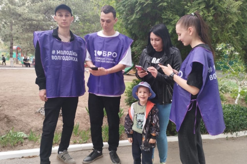 Тысячи дончан проголосовали за объекты благоустройства благодаря помощи волонтеров