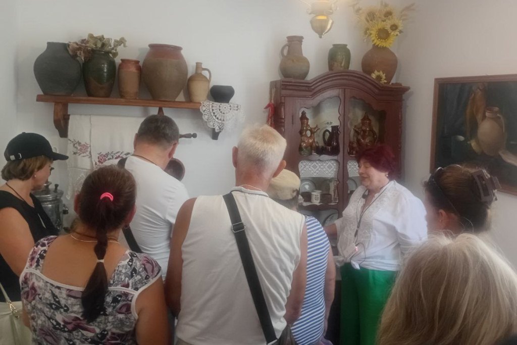 В музее краеведения Волгодонского района провели экскурсию для туристов