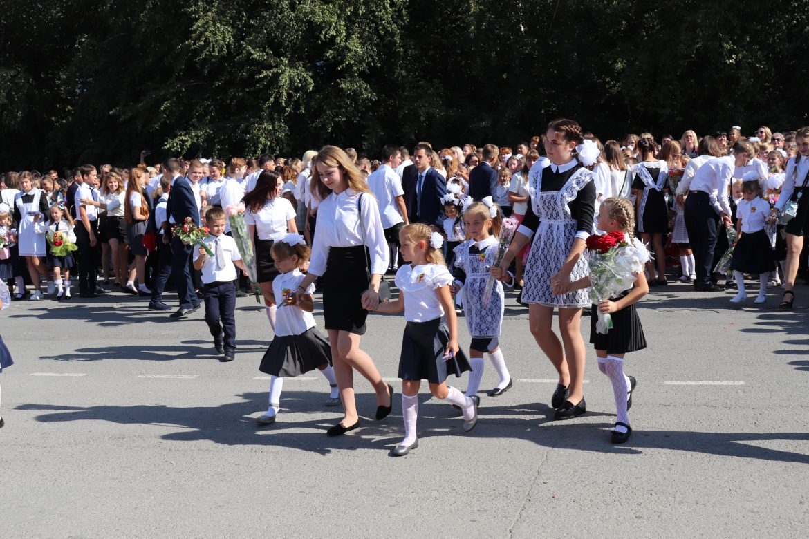 Первого сентября за парты в школах Волгодонского района впервые сядут 274 первоклассника