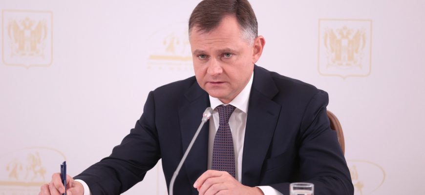 Слюсарь