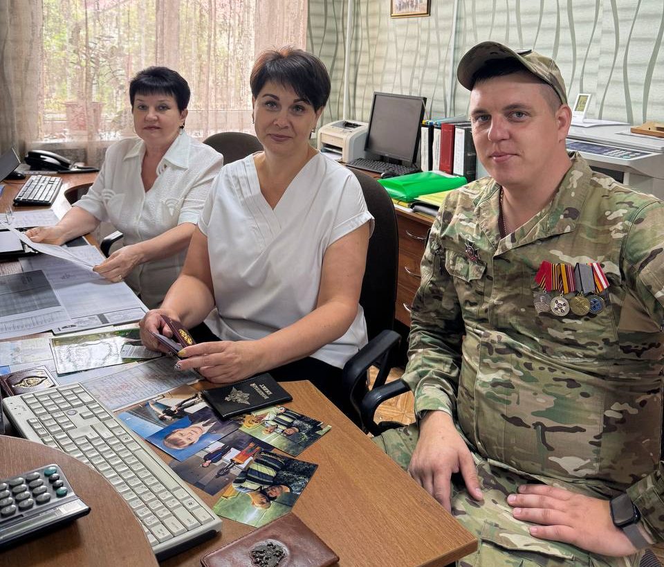 Участник СВО посетил архив Волгодонского района