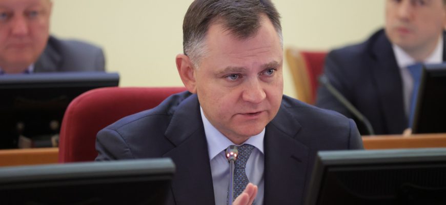 Слюсарь