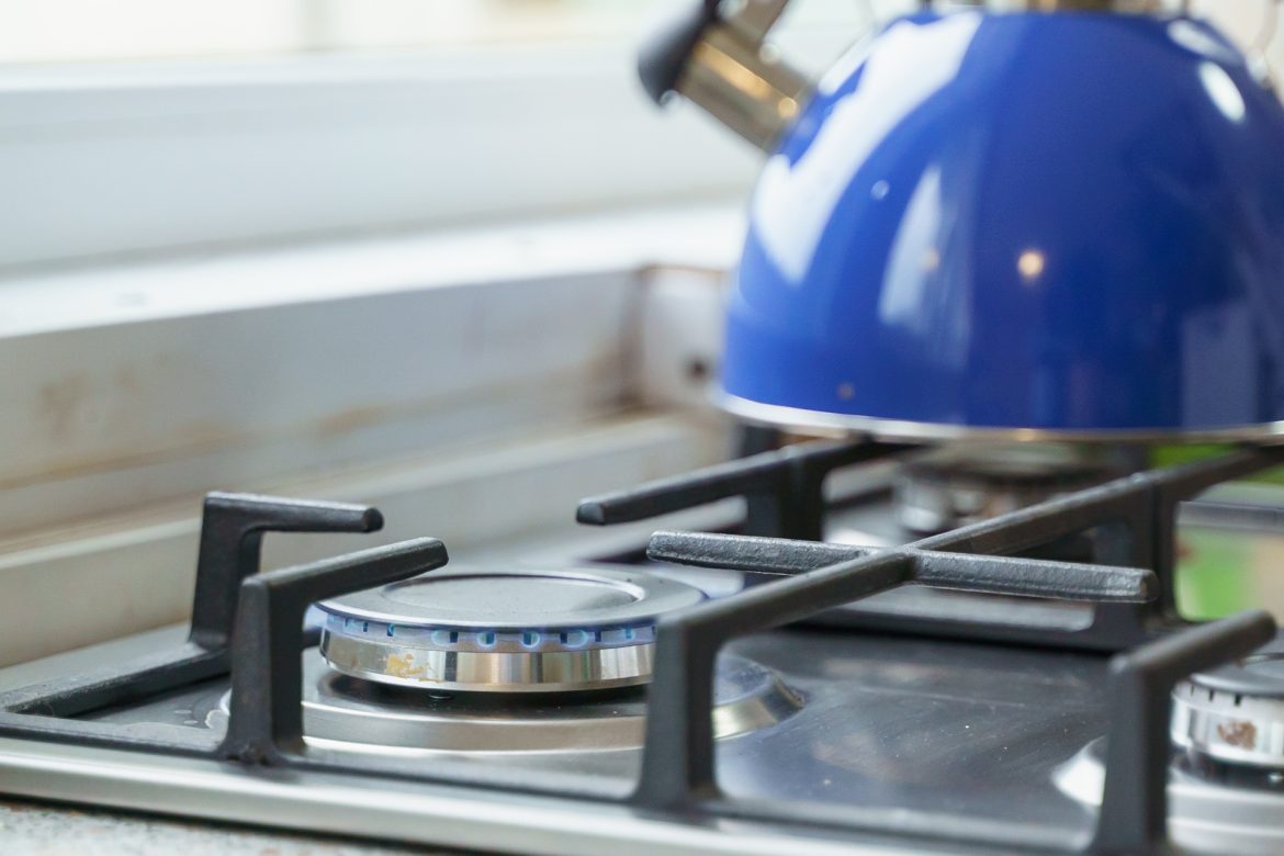 Использовать газовые плиты для обогрева квартир запрещено!