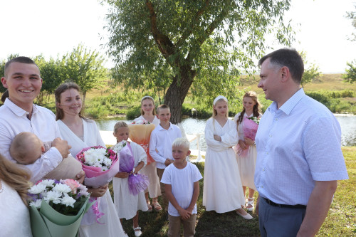 Юрий Слюсарь: «Семья, дети, поддержка рождаемости, здоровье людей, сохранение населения – это то, вокруг чего строятся все наши планы»