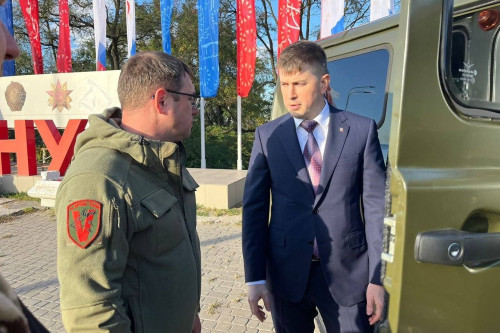 Бойцам разведывательно-штурмовой бригады «Волки» передан автомобиль УАЗ