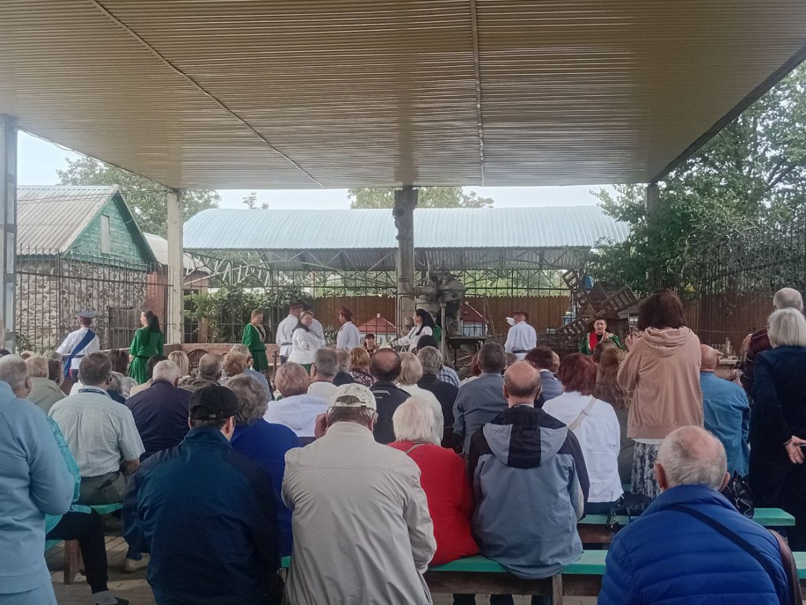 Знакомство с культурой и бытом донских казаков в музее краеведения Волгодонского района