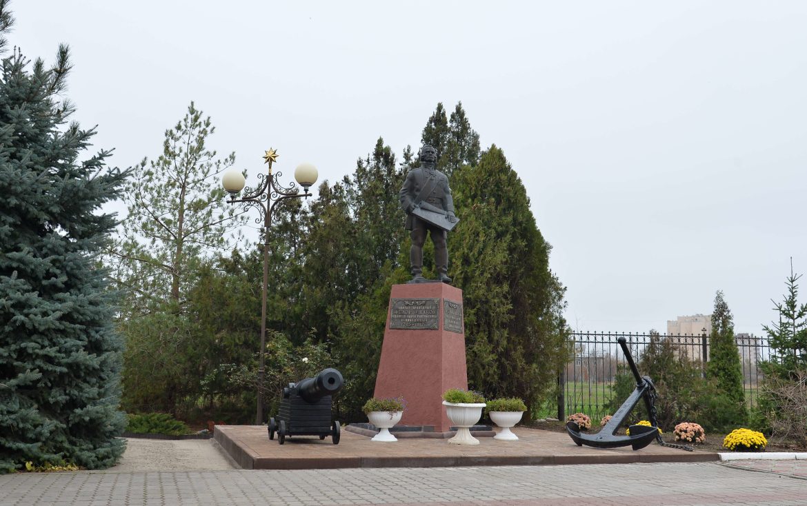 Ростовская АЭС помогла восстановить памятник непобедимому адмиралу Федору Ушакову в Волгодонске
