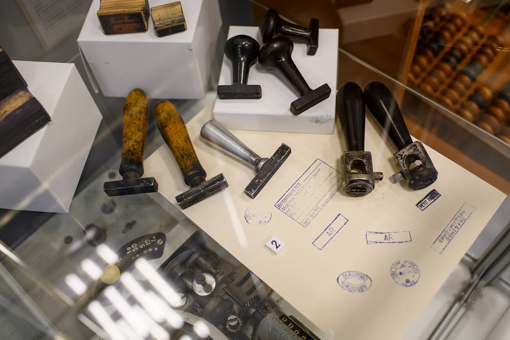 В День дарителя Почта России передала экспонаты музею истории города Ростова-на-Дону