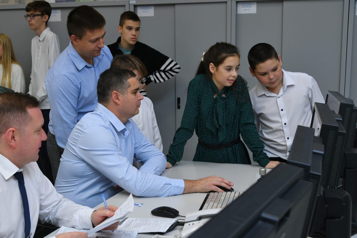 На Ростовской АЭС  завершился корпоративный профориентационный проект «Папина и мамина работа-2025»