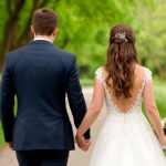 молодожены