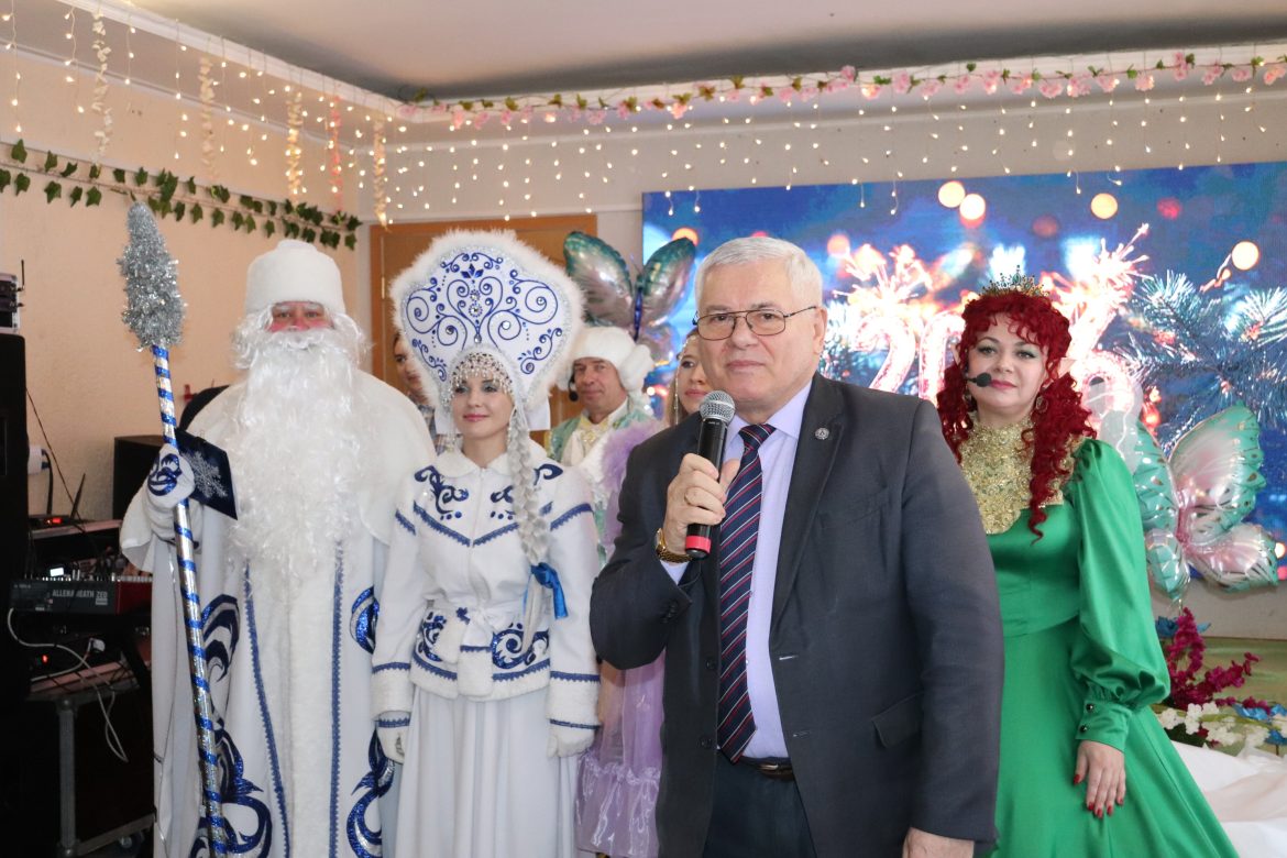 Около 6000 детей из Волгодонска и соседних районов получили новогодние подарки от Ростовской АЭС