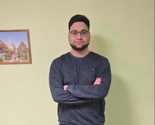 «А почему — нет!?»: Как студент-машиностроитель из Романовской находит время для поэзии, музыки и шахмат