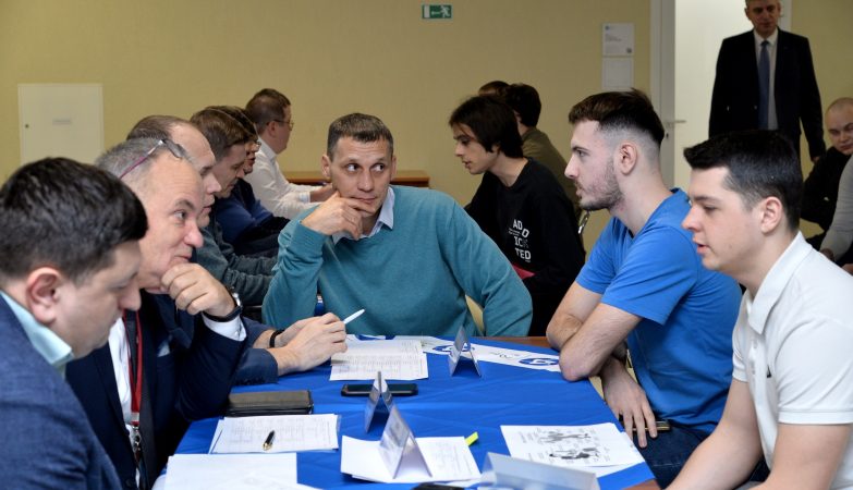 круглый стол