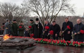 возложение