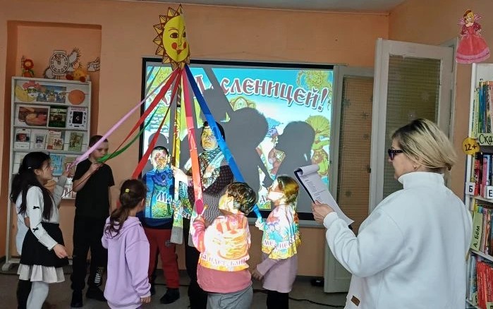 Играми и блинами отметили Масленицу в Рябичевской библиотеке