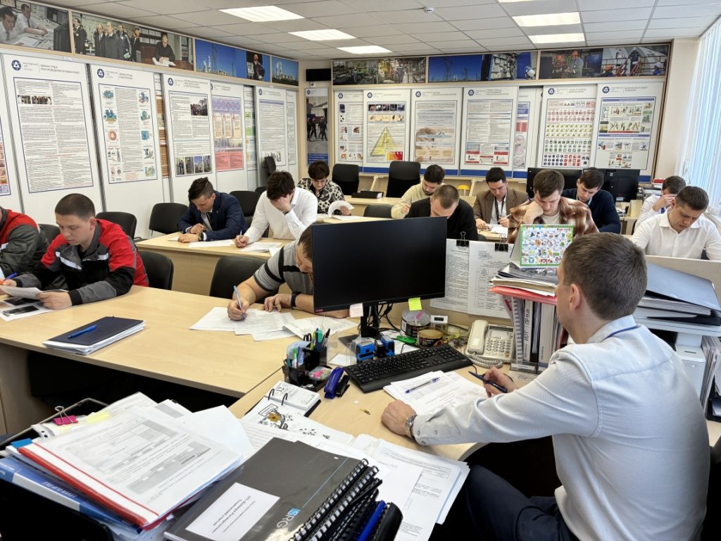Ростовская АЭС: работники цеха тепловой автоматики и измерений победили в конкурсе на знание правил охраны труда