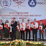 выпускники