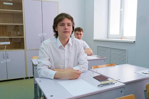 Выпускники Дона приступили к досрочной сдаче ЕГЭ