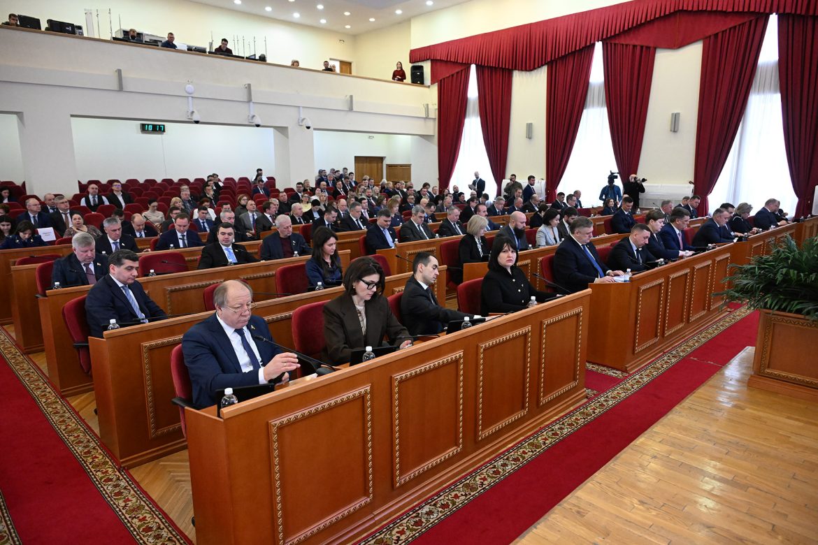 В областном законодательстве закреплено понятие «студенческая семья»