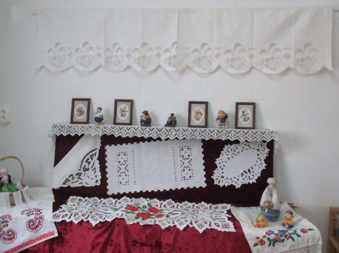 В музее краеведения Волгодонского района открылась выставка вышивки «Рукотворные узоры»