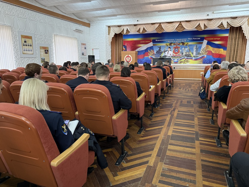 В МУ МВД России «Волгодонское» состоялось торжественное чествование ветеранов органов внутренних дел