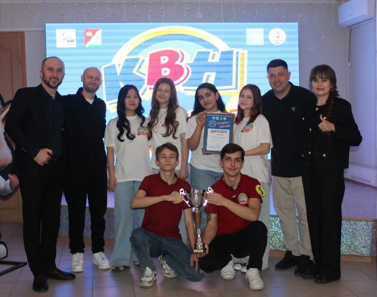 В Романовском ДК выбрали самую весёлую и находчивую команду района