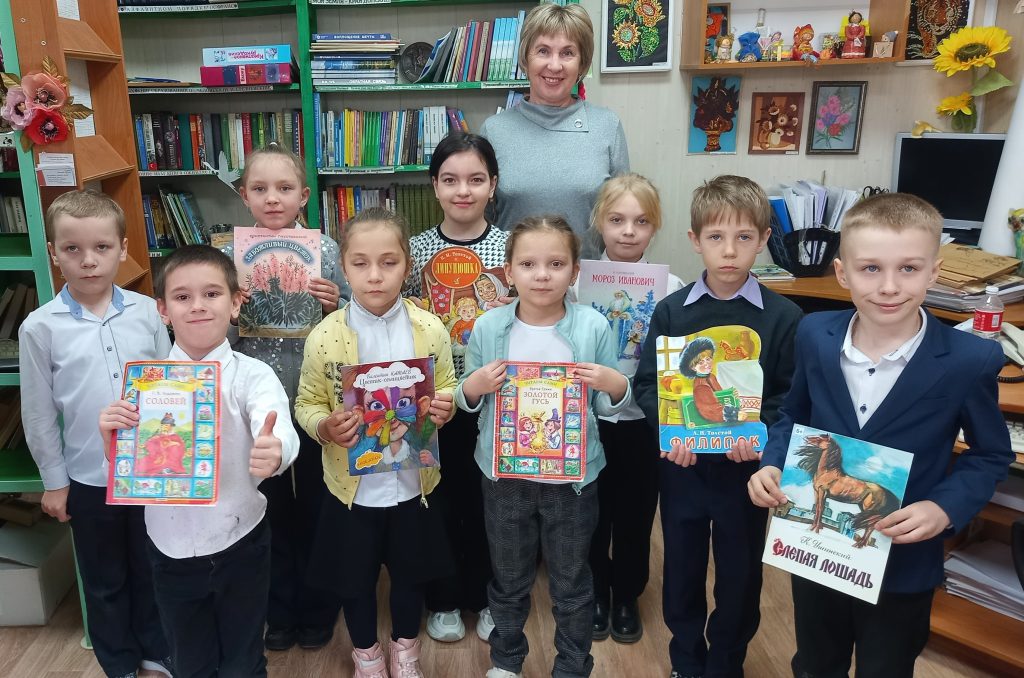 Добровольская библиотека встретила новых читателей